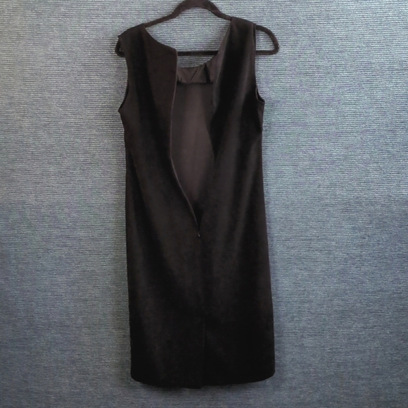 Vintage 90s Helene Blake Black Velvet Cocktail Sheath Dress - Picture 5 of 9
